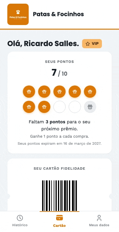 As três abas: o Cartão com o saldo, o código de barras e os benefícios; o Histórico, aqui filtrado nos trocados; e Meus dados.