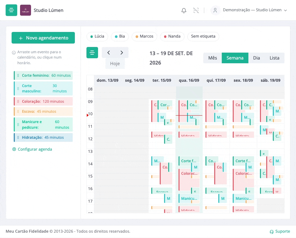 O filtro da Lúcia deixa no calendário só os atendimentos dela; o balão mostra quem atende. Clicar de novo volta a mostrar tudo.